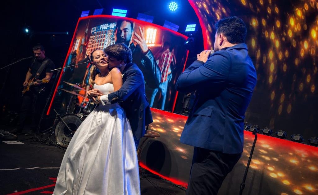 Ex-atriz mirim Bela Fernandes se casa, reúne famosos e tem show de Alê Viera, nova revelação do sertanejo