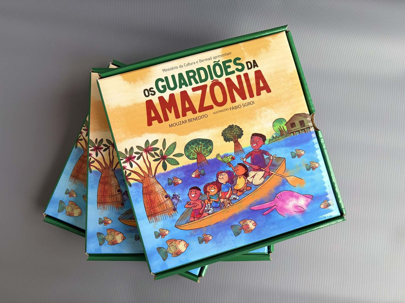 Livros do autor Mouzar Benedito compõe os kits literários distribuídos na ação. Crédito das fotos: Divulgação/Cepar